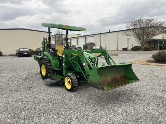 Image of John Deere 2032R equipment image 3