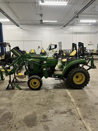 Image of John Deere 2032R equipment image 4