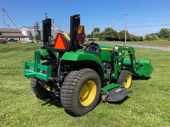Image of John Deere 2032R equipment image 3