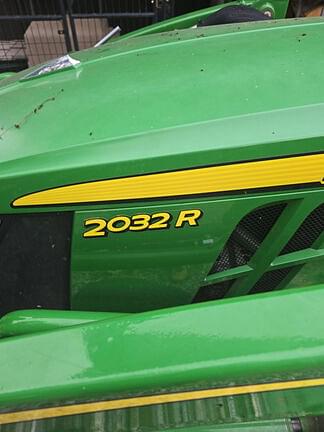Image of John Deere 2032R equipment image 2