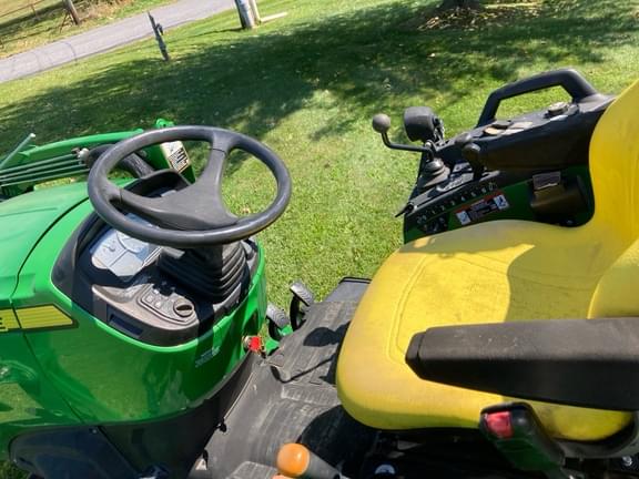 Image of John Deere 2032R equipment image 4