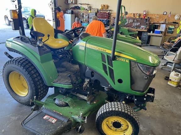 Image of John Deere 2032R Primary image