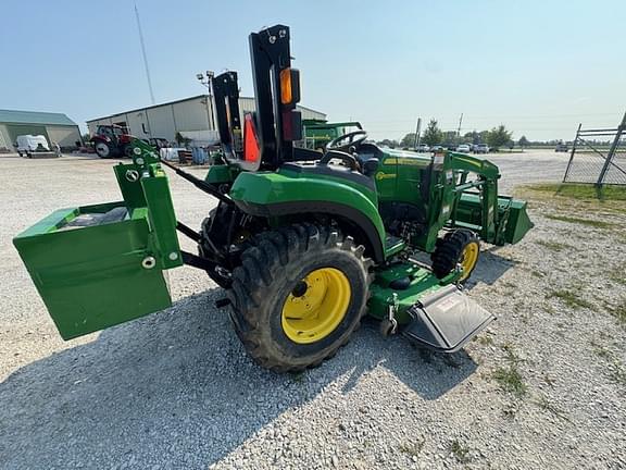 Image of John Deere 2038R equipment image 4