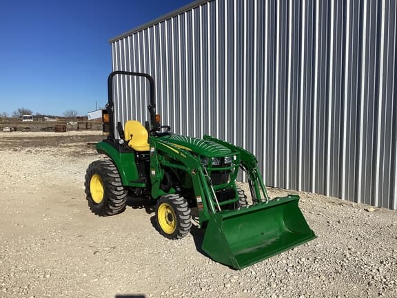 Image of John Deere 2038R equipment image 4