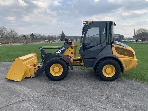 Image of John Deere 204L equipment image 3