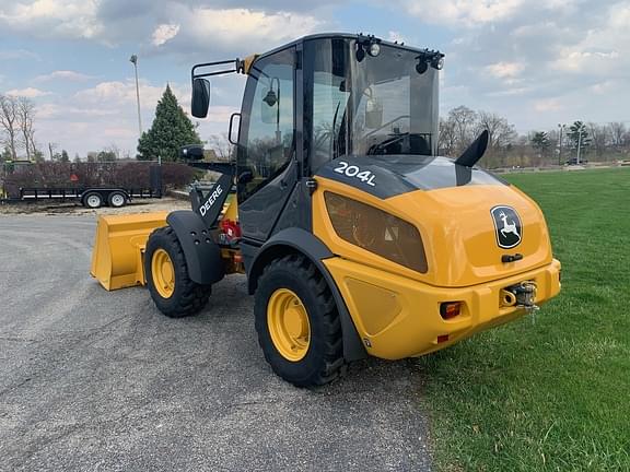 Image of John Deere 204L equipment image 4