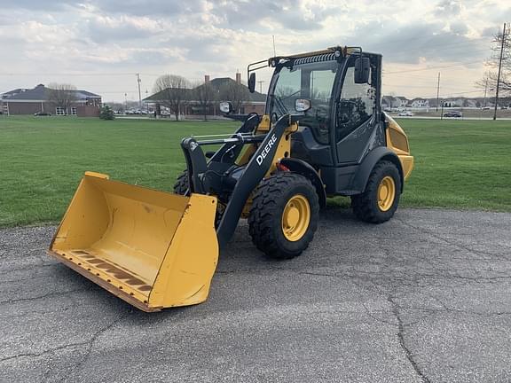 Image of John Deere 204L equipment image 2