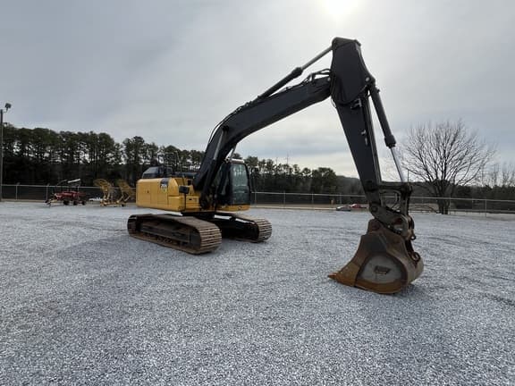 Image of John Deere 210G LC equipment image 4