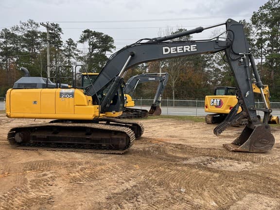 Image of John Deere 210G LC equipment image 3