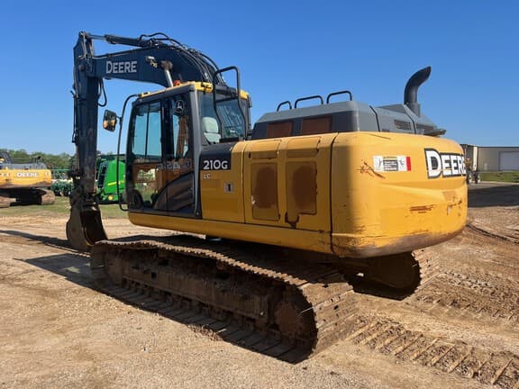 Image of John Deere 210G LC equipment image 3