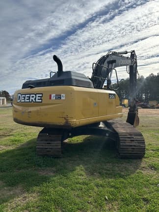 Image of John Deere 210G LC equipment image 3