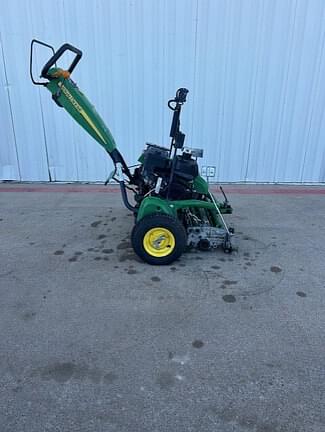 Image of John Deere 220 E-Cut equipment image 2