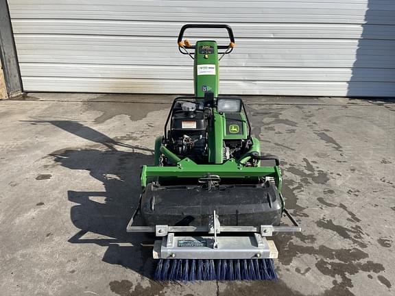 Image of John Deere 220 E-Cut equipment image 3