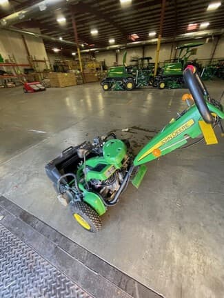 Image of John Deere 220 E-Cut equipment image 2