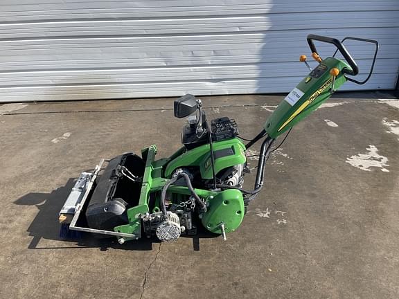 Image of John Deere 220 E-Cut Primary image