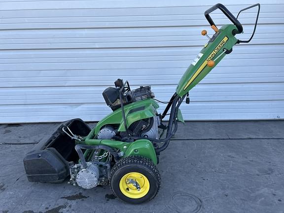 Image of John Deere 220 E-Cut Primary image