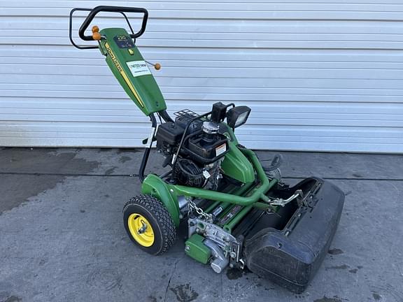 Image of John Deere 220 E-Cut equipment image 4