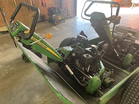 Image of John Deere 220 E-Cut equipment image 3