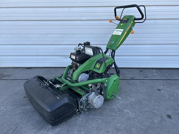 Image of John Deere 220 E-Cut equipment image 1