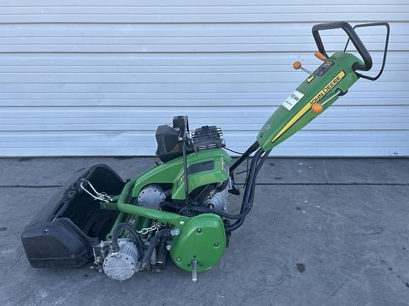 Image of John Deere 220 E-Cut Primary image