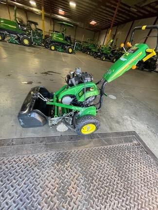 Image of John Deere 220 E-Cut equipment image 4