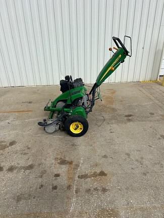 Image of John Deere 220 E-Cut equipment image 3