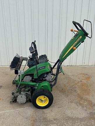 Image of John Deere 220 E-Cut Primary image