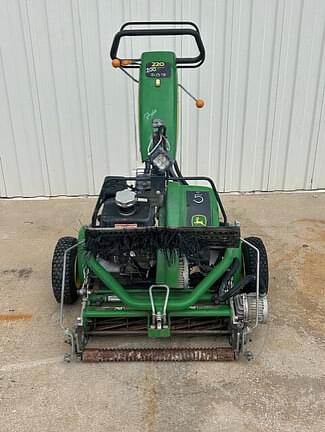 Image of John Deere 220 E-Cut equipment image 1