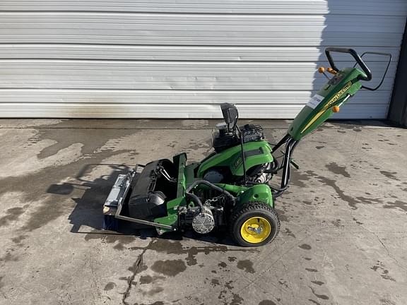 Image of John Deere 220 E-Cut Primary image