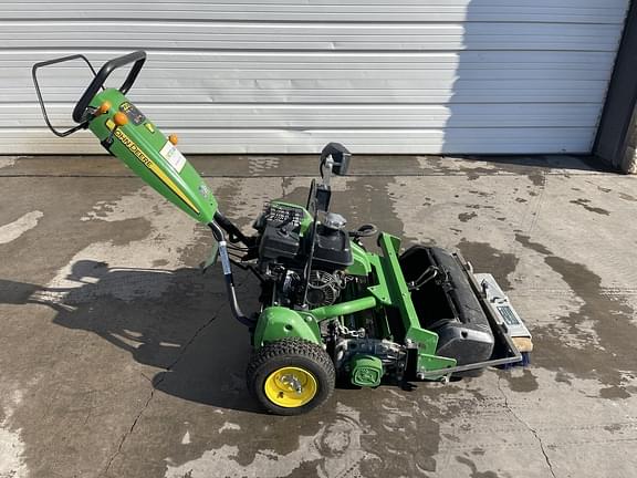 Image of John Deere 220 E-Cut equipment image 1