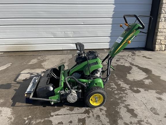 Image of John Deere 220 E-Cut Primary image