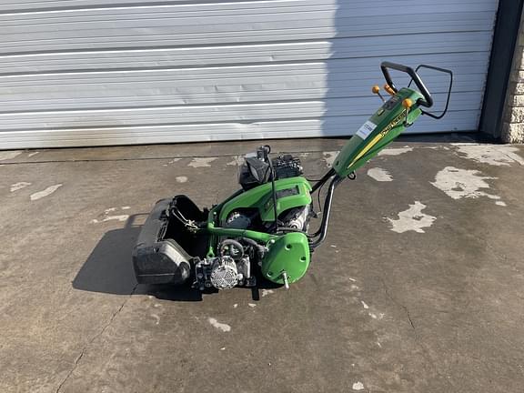 Image of John Deere 220 E-Cut Primary image