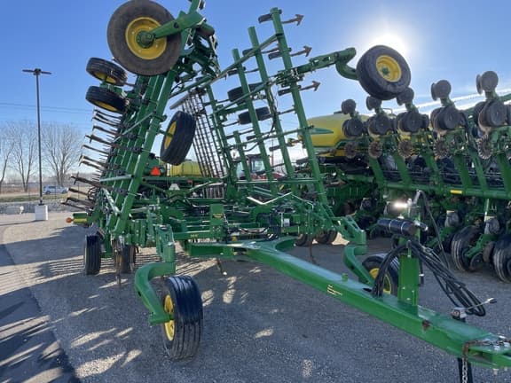 Image of John Deere 2230FH equipment image 3