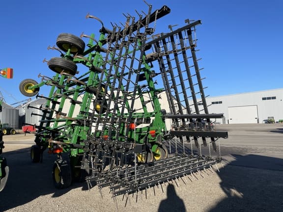 Image of John Deere 2230FH equipment image 4