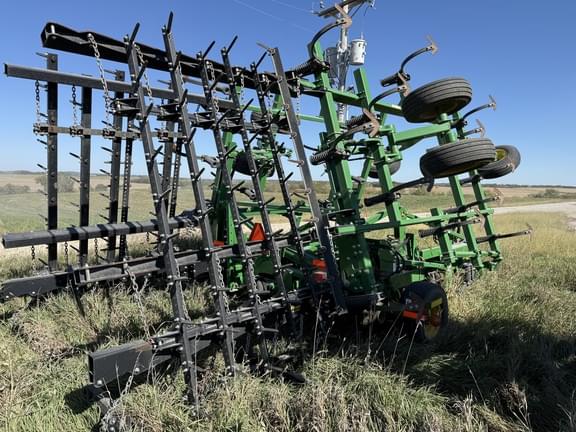 Image of John Deere 2230LL equipment image 4