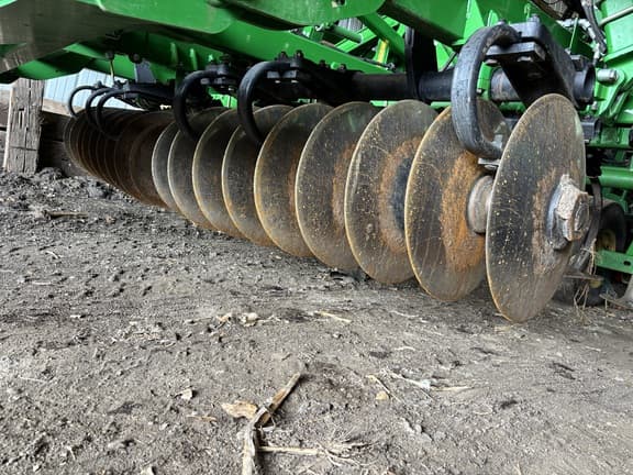 Image of John Deere 2330 equipment image 4