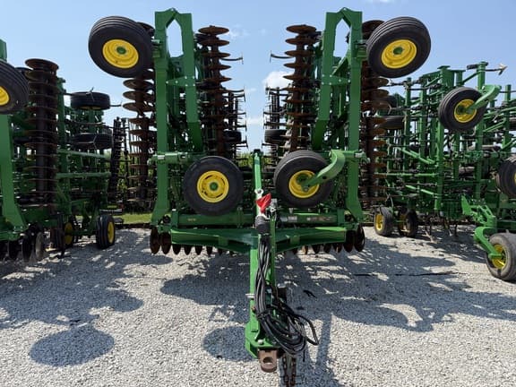 Image of John Deere 2330 equipment image 1