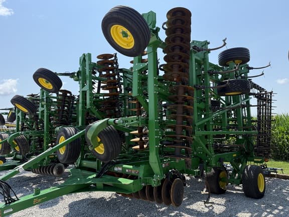 Image of John Deere 2330 equipment image 3