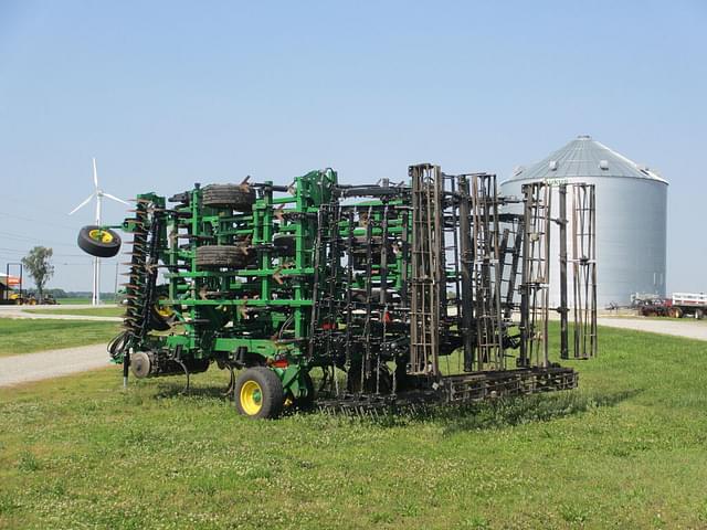 Image of John Deere 2330 equipment image 3