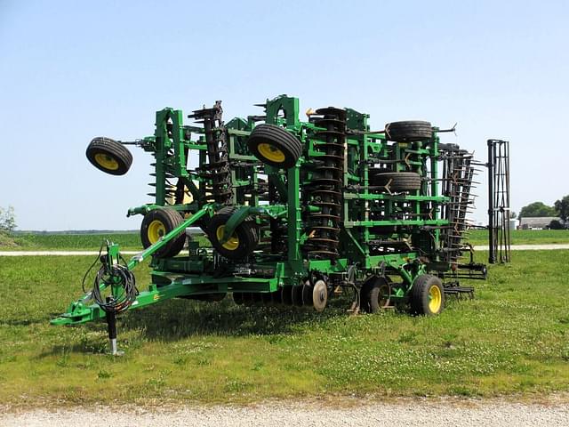 Image of John Deere 2330 equipment image 1