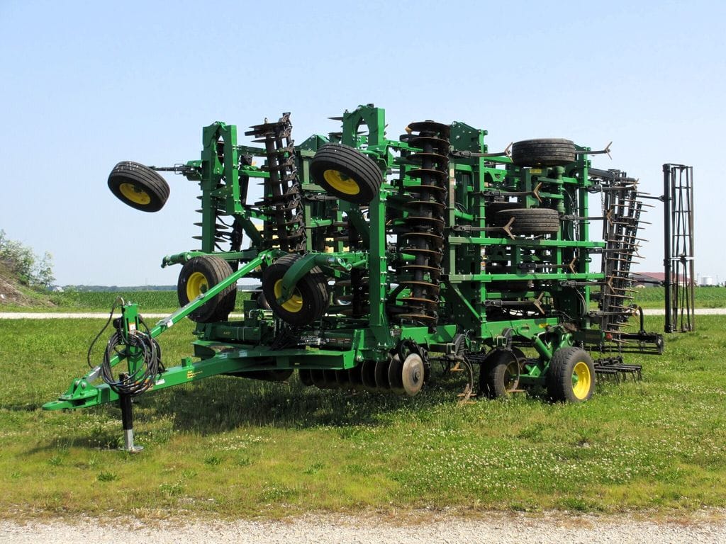 2020 John Deere 2330 Equipment Image0