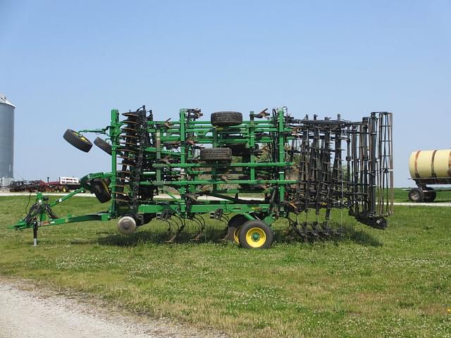 Image of John Deere 2330 equipment image 2