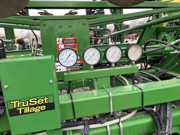 Image of John Deere 2430 equipment image 4