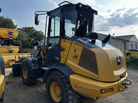 Image of John Deere 244L equipment image 3