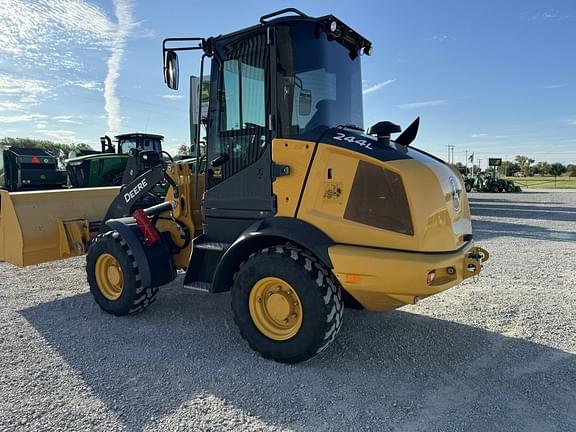 Image of John Deere 244L equipment image 3