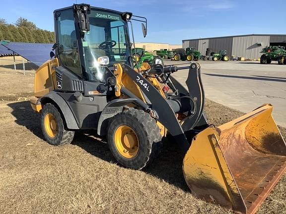 Image of John Deere 244L equipment image 3