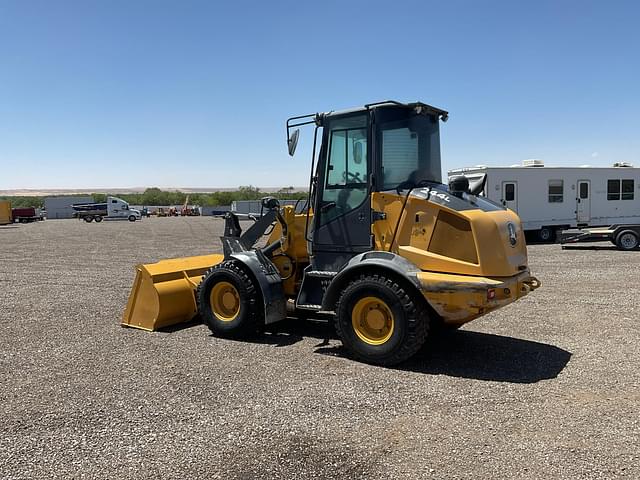 Image of John Deere 244L equipment image 3