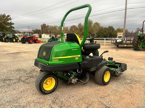 Image of John Deere 2500B equipment image 4