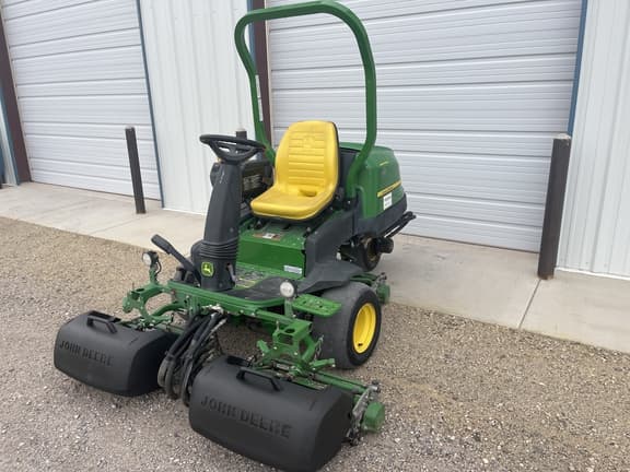 Image of John Deere 2500B equipment image 4