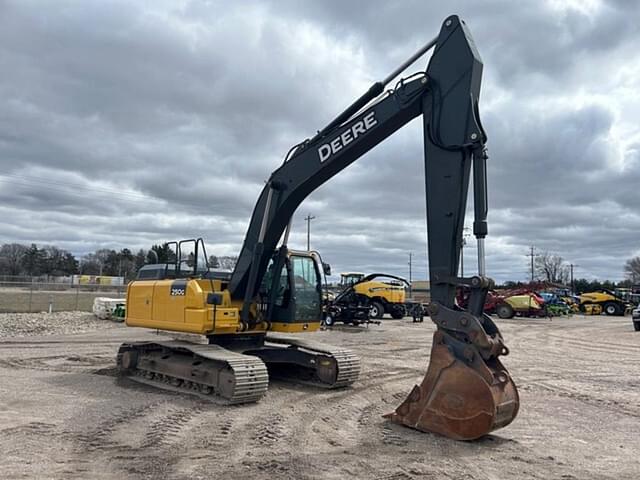 Image of John Deere 250G equipment image 2